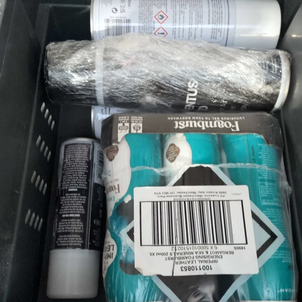 APPROXIMATELY 10 ASSORTED AEROSOLS TO INCLUDE SNOW SPRAY, PLASTIC PAINT, IMPERIAL LEATHER ETC 