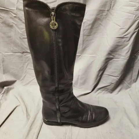 MARCO TOZZI KNEE HIGH BOOTS IN BLACK - 6.5