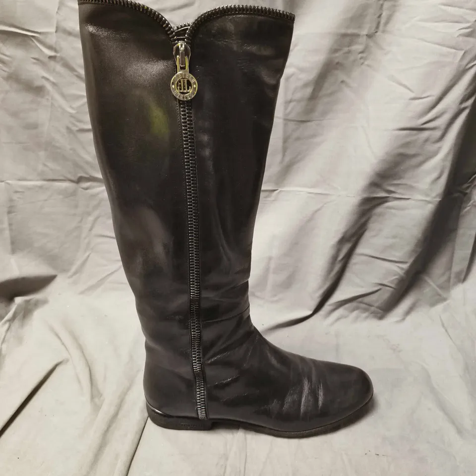 MARCO TOZZI KNEE HIGH BOOTS IN BLACK - 6.5