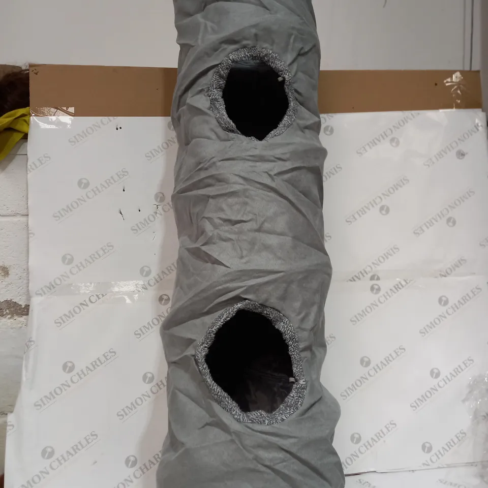 PACKAGED COLLAPSIBLE CAT TUNNEL