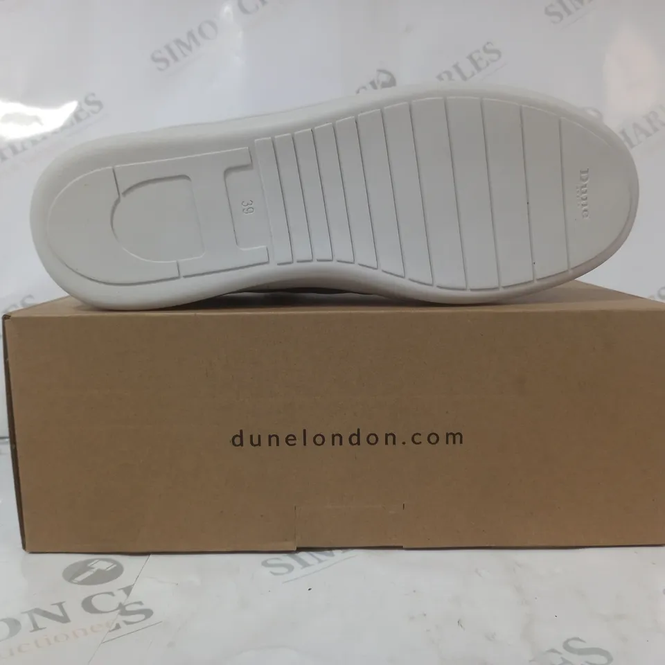 BOXED PAIR OF DUNE LONDON QUILTED LEATHER SHOES IN BLACK SIZE 6