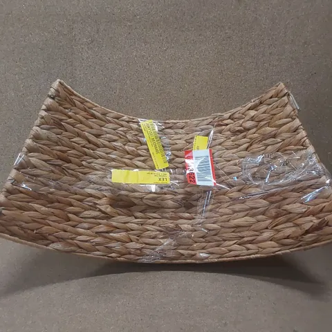 HAYWARD FOLDABLE ROUND TREE SKIRT