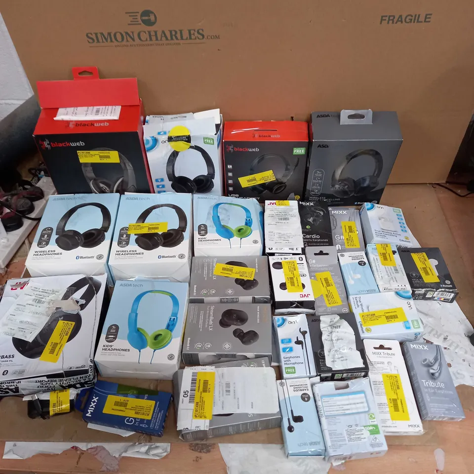 LOT OF APPROX 30 ASSORTED HEADPHONES, EARPHONES AND EARBUDS