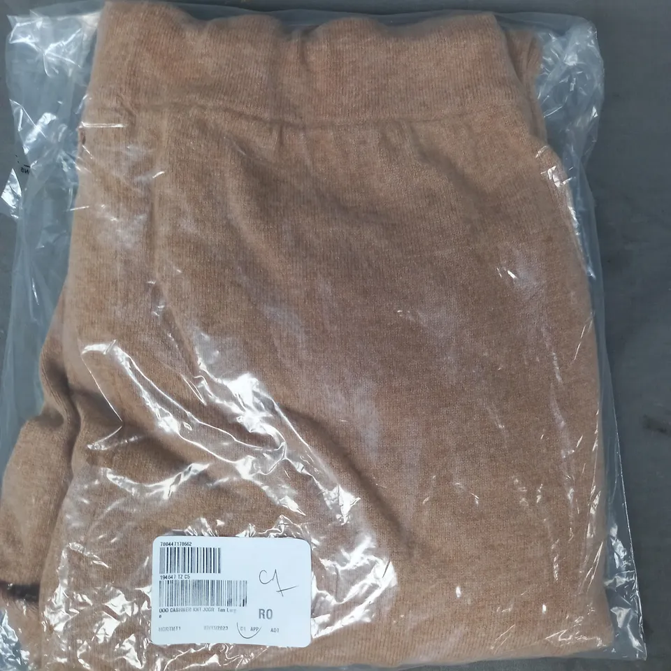 CASHMERE KNIT JOGGERS IN TAN SIZE LARGE