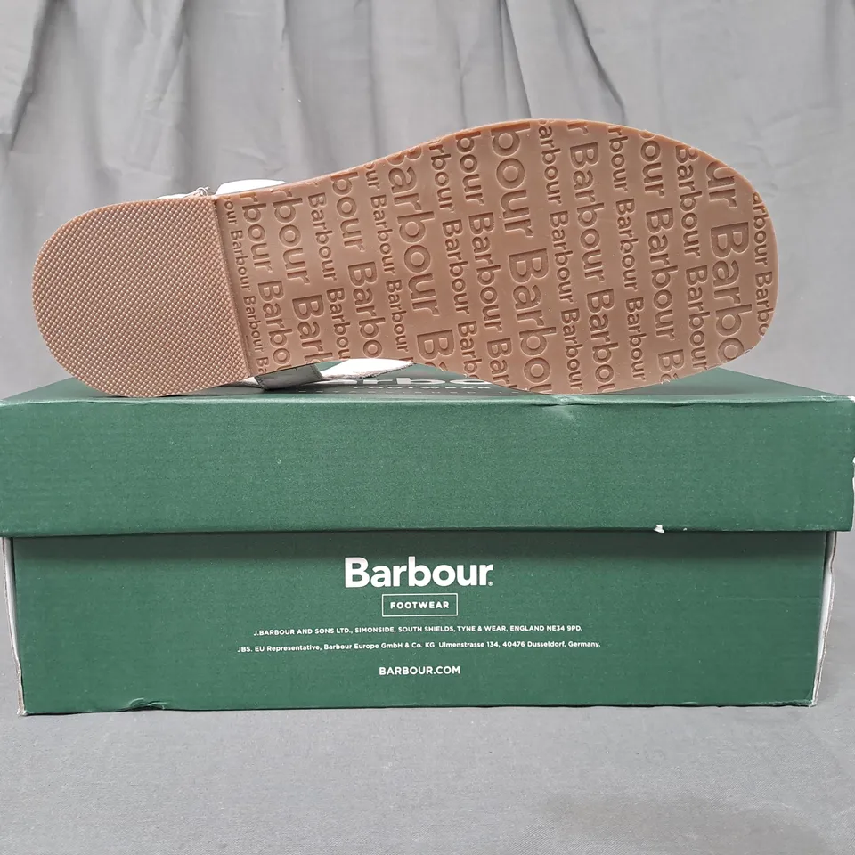 BOXED PAIR OF BARBOUR TOE-POST FLAT SANDALS IN WHITE SIZE 6