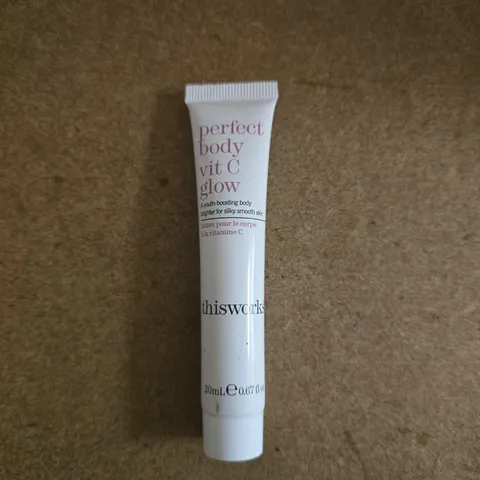 THIS WORKS PERFECT BODY VITAMIN C GLOW – 20ML TUBE