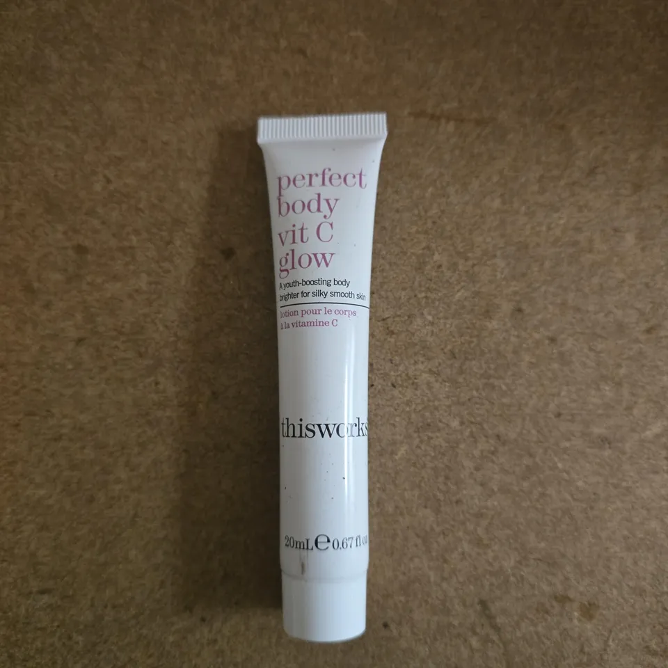 THIS WORKS PERFECT BODY VITAMIN C GLOW – 20ML TUBE