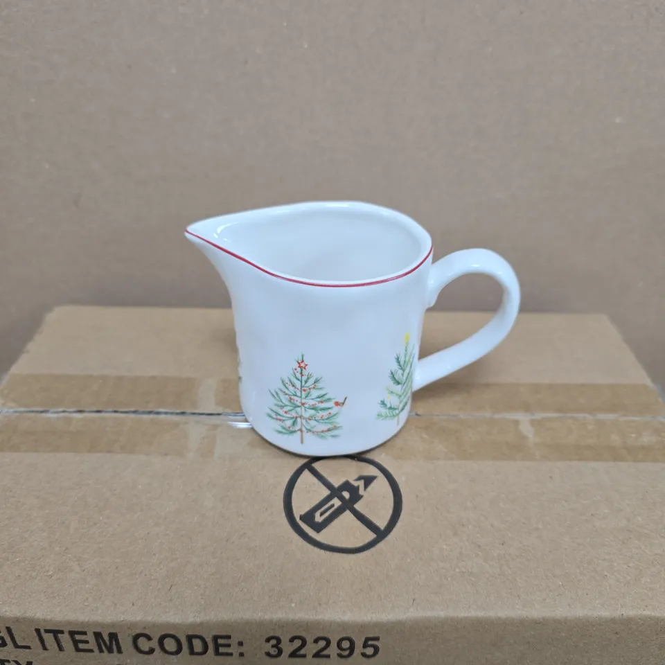 GISELA GRAHAM LONDON CREAMER JUGS WITH CHRISTMAS TREE DESIGN – BOX OF 6