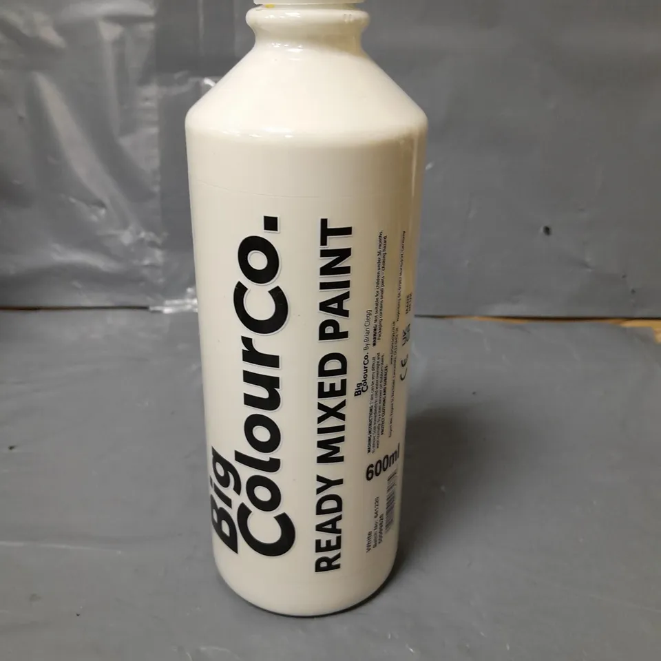 LOT OF 24 BOTTLES OF READY MIXED PAINT - WHITE - 600ML PER BOTTLE