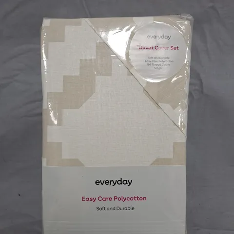 EVERYDAY EASY CARE POLYCOTTON SINGLE DUVET COVER SET – NATURAL/WHITE