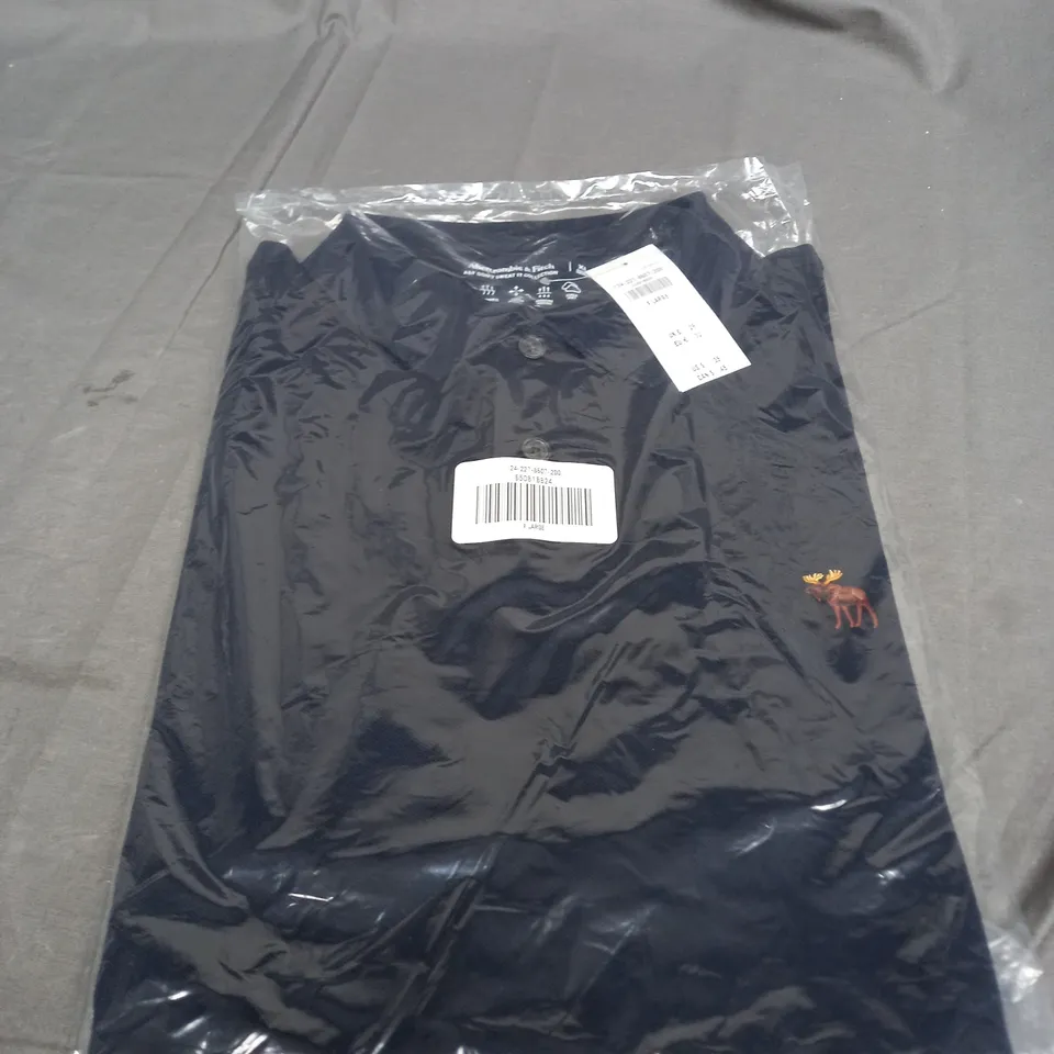 BAGGED ABERCROMBIE AND FITCH NAVY POLO SHIRT SIZE XL