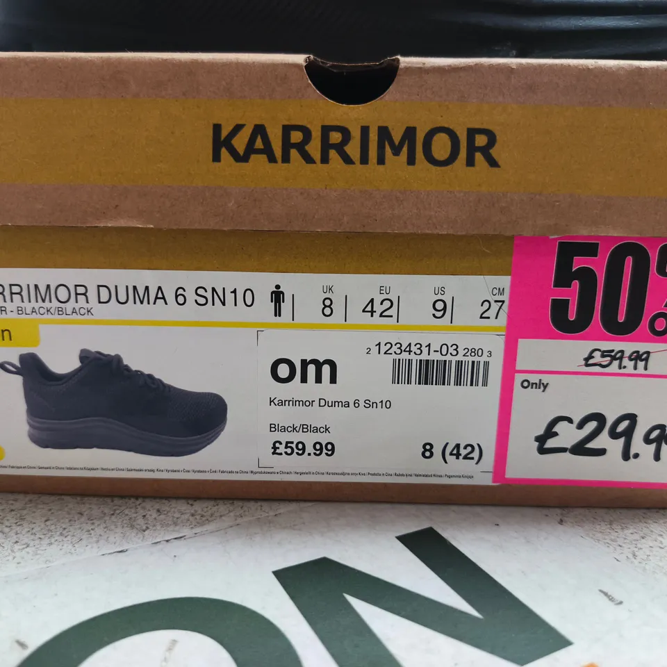 BOXED PAIR OF KARRIMOR DUMA 6 SN10 RUNNING SHOES – BLACK, UK 8 