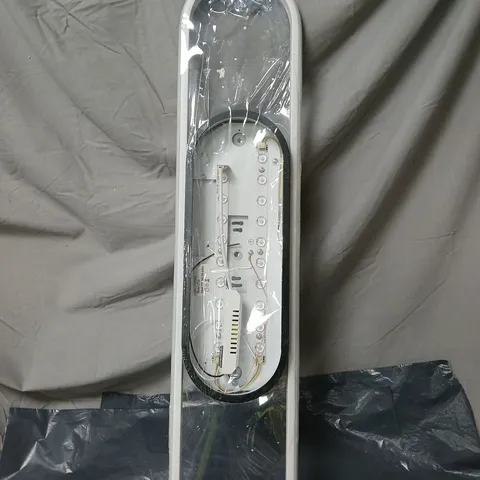 LED CEILING LAMP WITH INSTRUCTIONS AND REMOTE CONTROL. BOXED