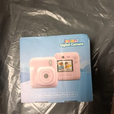 INSTANT DIGITAL CAMERA