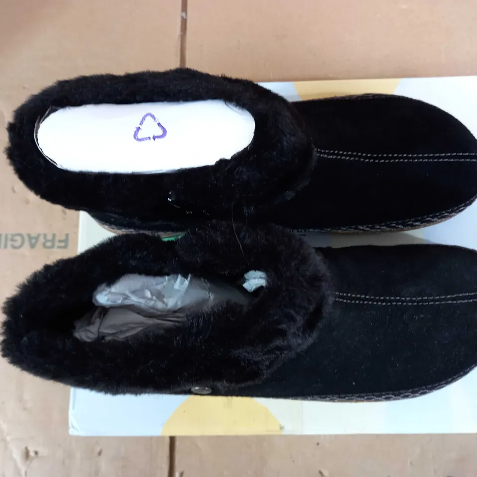 EARTH ORIGINS EMMALYN BLACK BOOTIES - SIZE 7