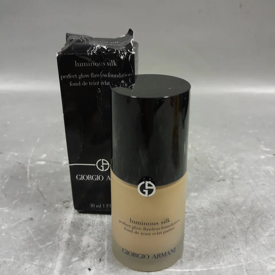 GIORGIO ARMANI LUMINOUS SILK PERFECT GLOW FLAWLESS FOUNDATION 30ML