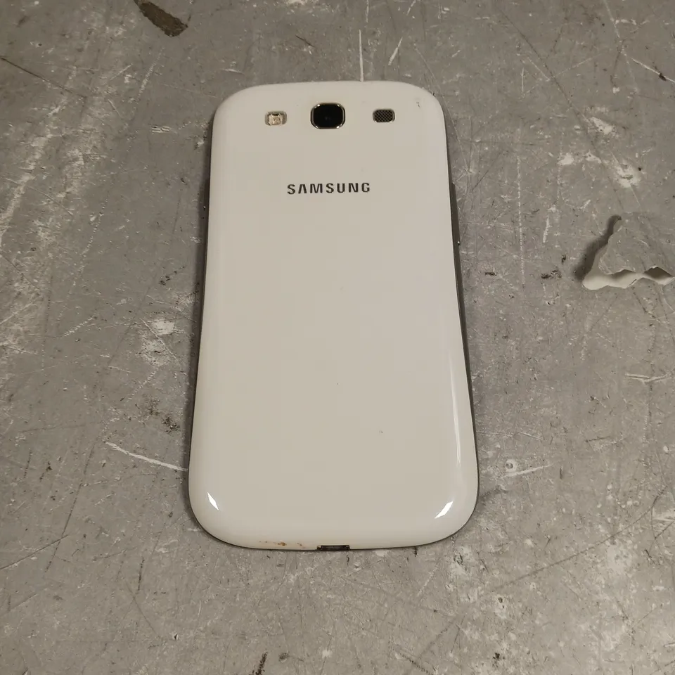 SAMSUNG GALAXY S 3 GT-19305 WHITE