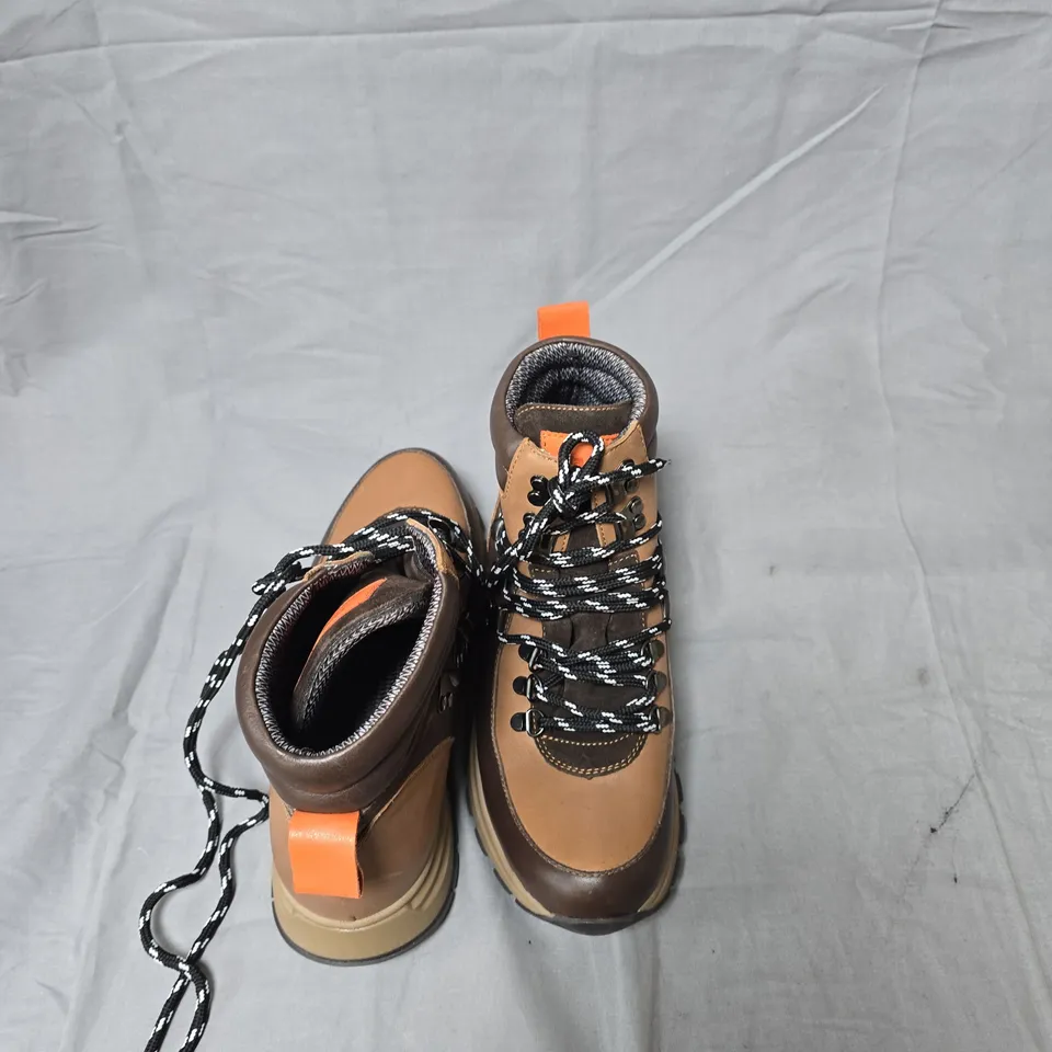 ADESSO HIKING BOOTS, BROWN/TAN LEATHER WITH ORANGE PULL TAB-SIZE EUR 40 