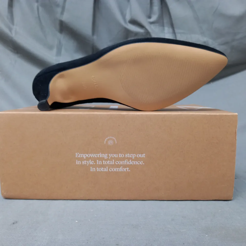 BOXED PAIR OF CALLA POINTED TOE LOW HEELED SHOES IN BLACK EU SIZE 39.5