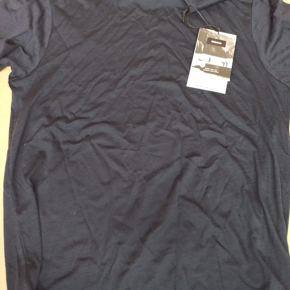 FINISTERRE NAVY SHORT-SLEEVE T-SHIRT WITH TAG ATTACHED SIZE M