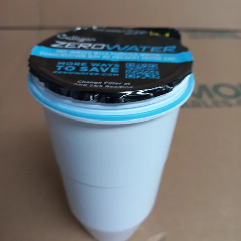 ZEROWATER WATER FILTER CUPS WITH REPLACEMENT FILTER – WHITE WITH BLUE TRIM (BOXED)