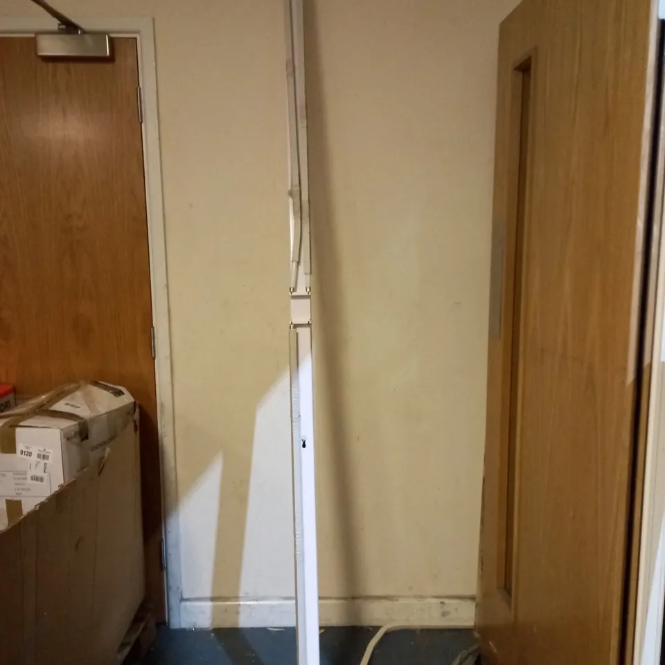 BRAND NEW BATTEN 4x28W FITTING (LP8/228/HF/840) - COLLECTION ONLY