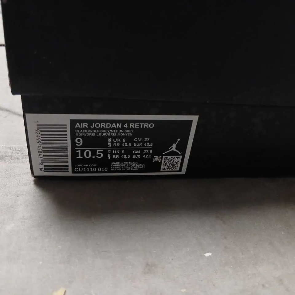 AIR JORDAN 4 RETRO – BLACK/WOLF GREY, MEN'S US9 (UK8) SNEAKERS