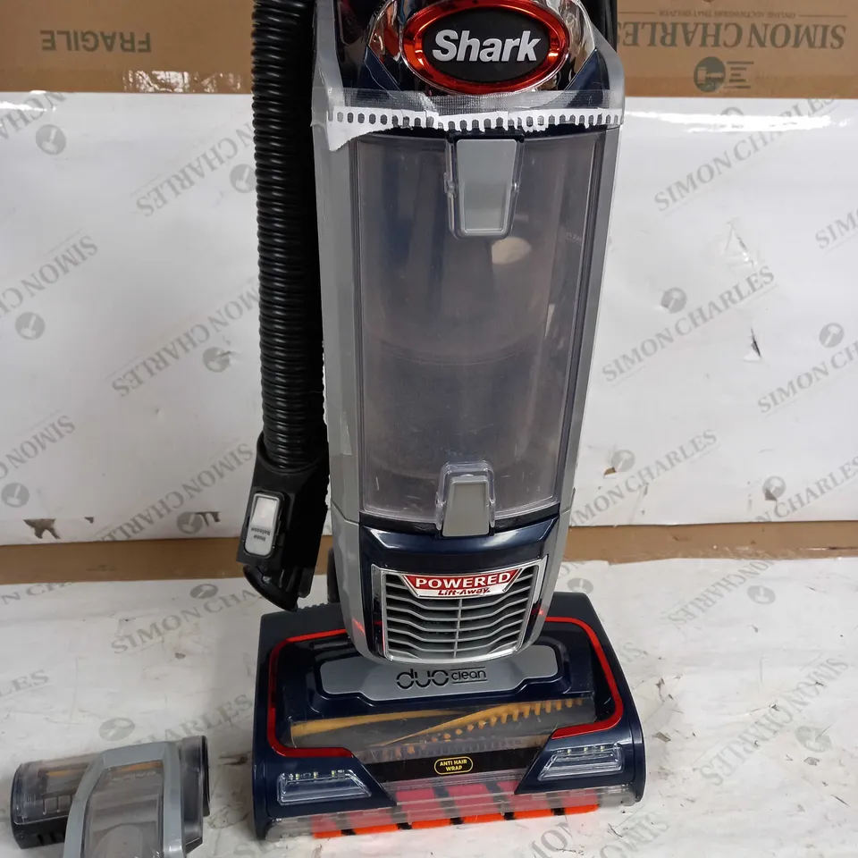 SHARK ANTI HAIR WRAP UPRIGHT VACUUM CLEANER
