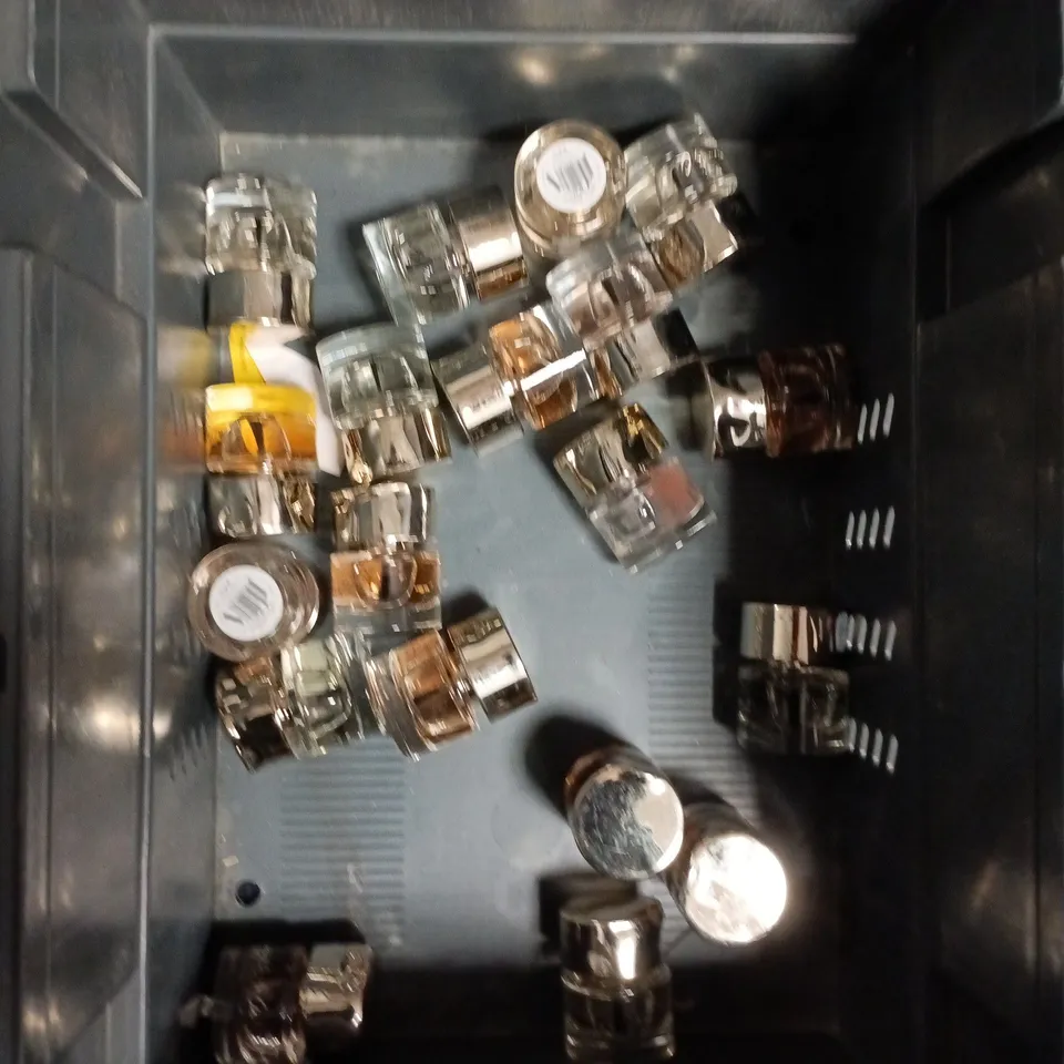 APPROXIMATELY 20 BOTTLES OF SMITH'S CULT NAIL VARNISH 