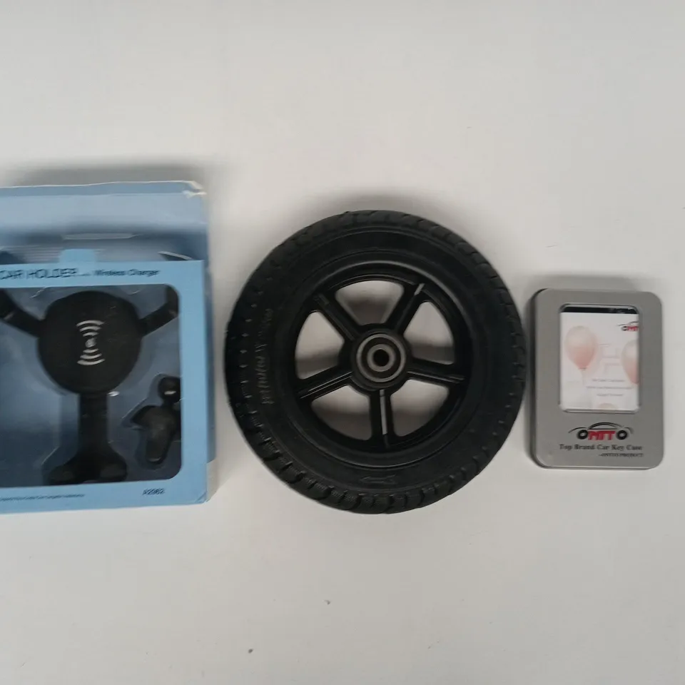 BOX OF APPROXIMATELY 10 ASSORTED VEHICLE ITEMS TO INCLUDE CAR HOLDER W. WIRELESS CHARGER, ETC - COLLECTION ONLY