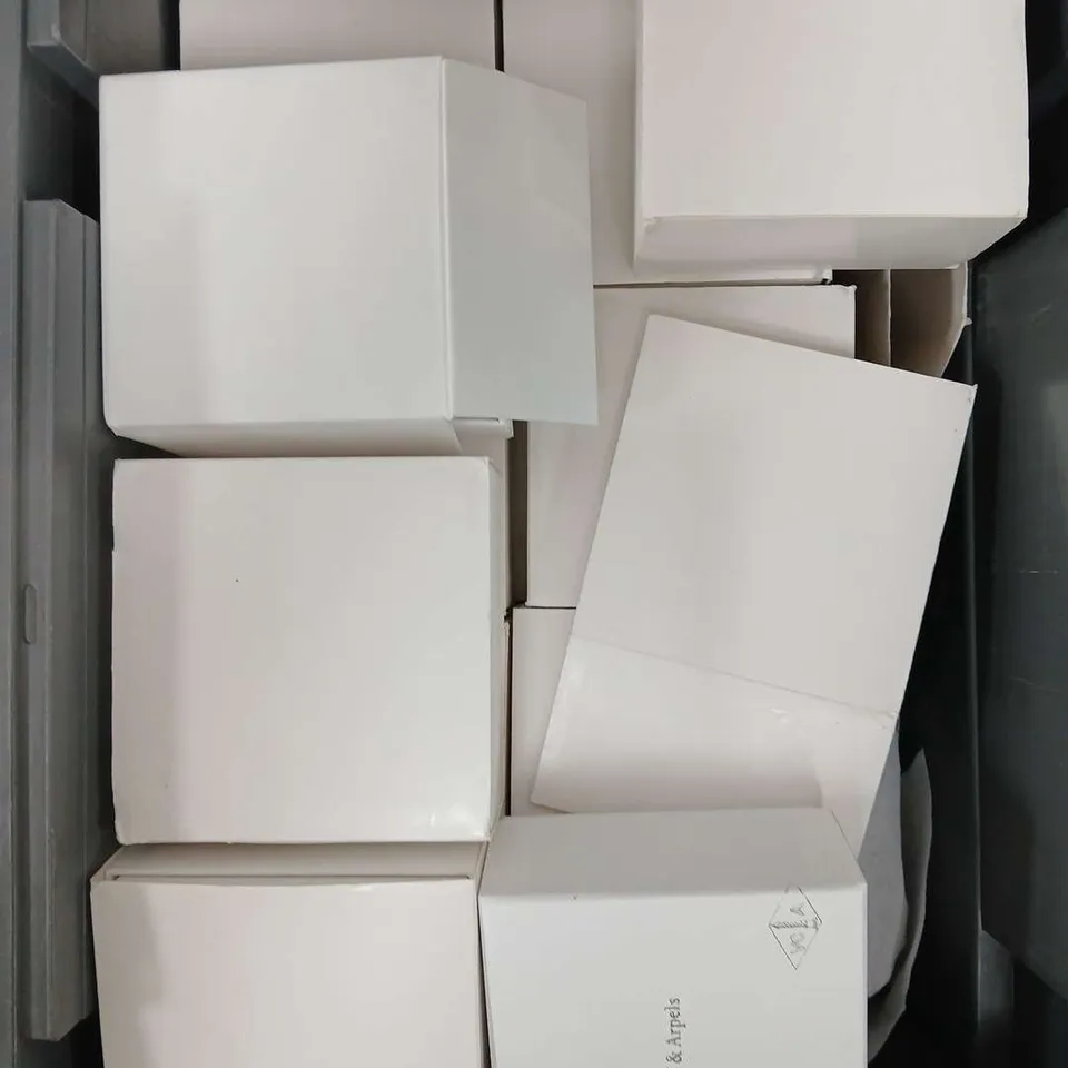 APPROXIMATELY 15 EMPTY VAN CLEEF & ARPLES GIFT BOXES 