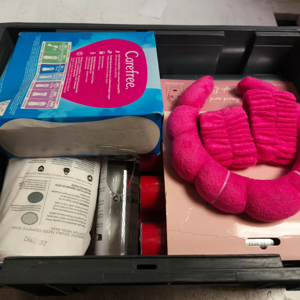 APPROXIMATELY 15 ASSORTED HEALTH & BEAUTY PRODUCTS
