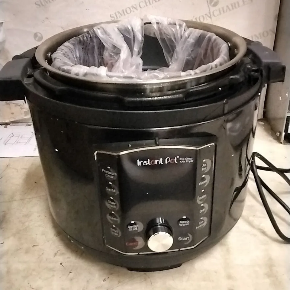BOXED INSTANT POT PRO CRISP + AIR FRYER 