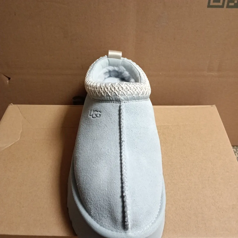 UGG BOOTS – LIGHT BLUE SUEDE WITH SHEARLING LINING - UK SIZE 6