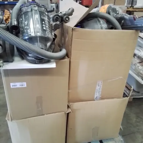 PALLET OF ASSORTED ITEMS, INCLUDING DYSON VACUUM CLEANERS & PARTS, APPROXIMATELY 90 GDH TRAVEL CASES.