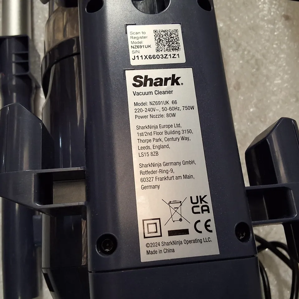 BOXED SHARK NZ691UKT ANTI HAIR WRAP UPRIGHT VACUUM CLEANER WITH LIFT-AWAY, PET MODEL