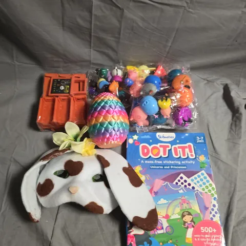 TOTE OF APPROX 5 ASSORTED TOYS AND GAMES TO INCLUDE STICKER BOOKS, PEPPA PIG AND ANIMAL MASKS
