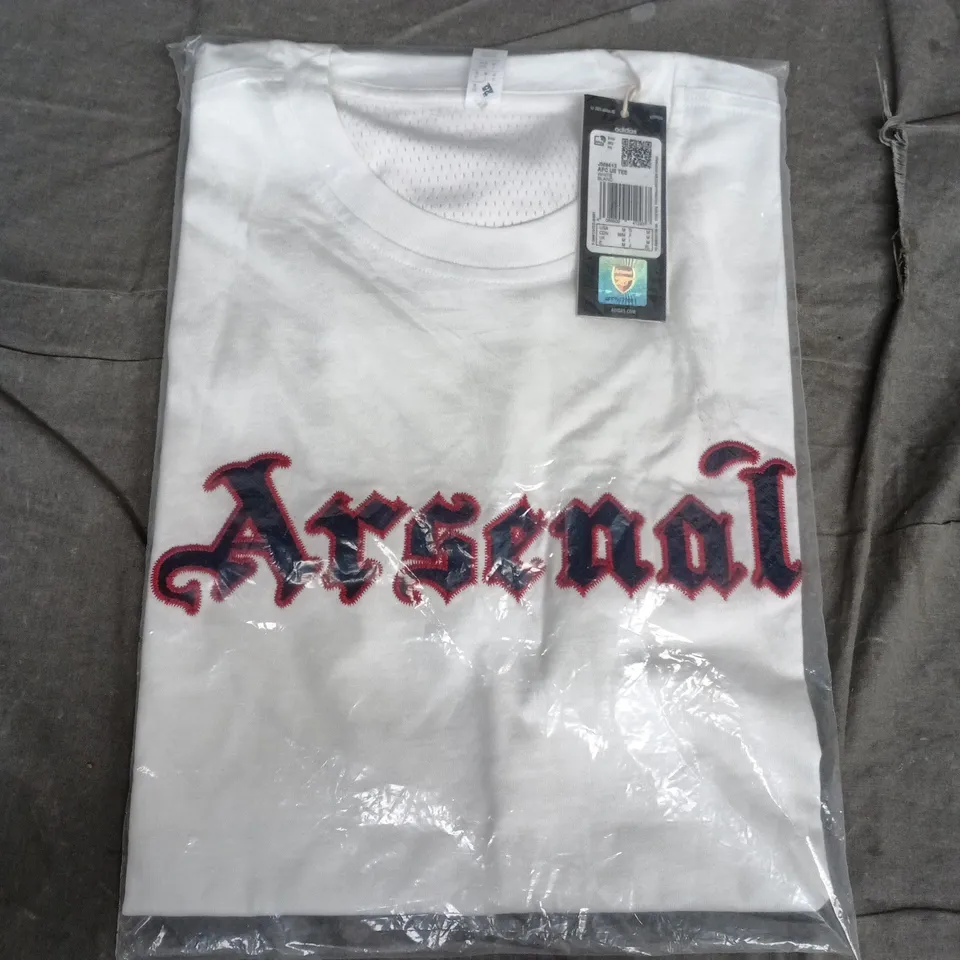 BAGGED ADIDAS ARSENAL FC US T-SHIRT – WHITE, UK SIZE M