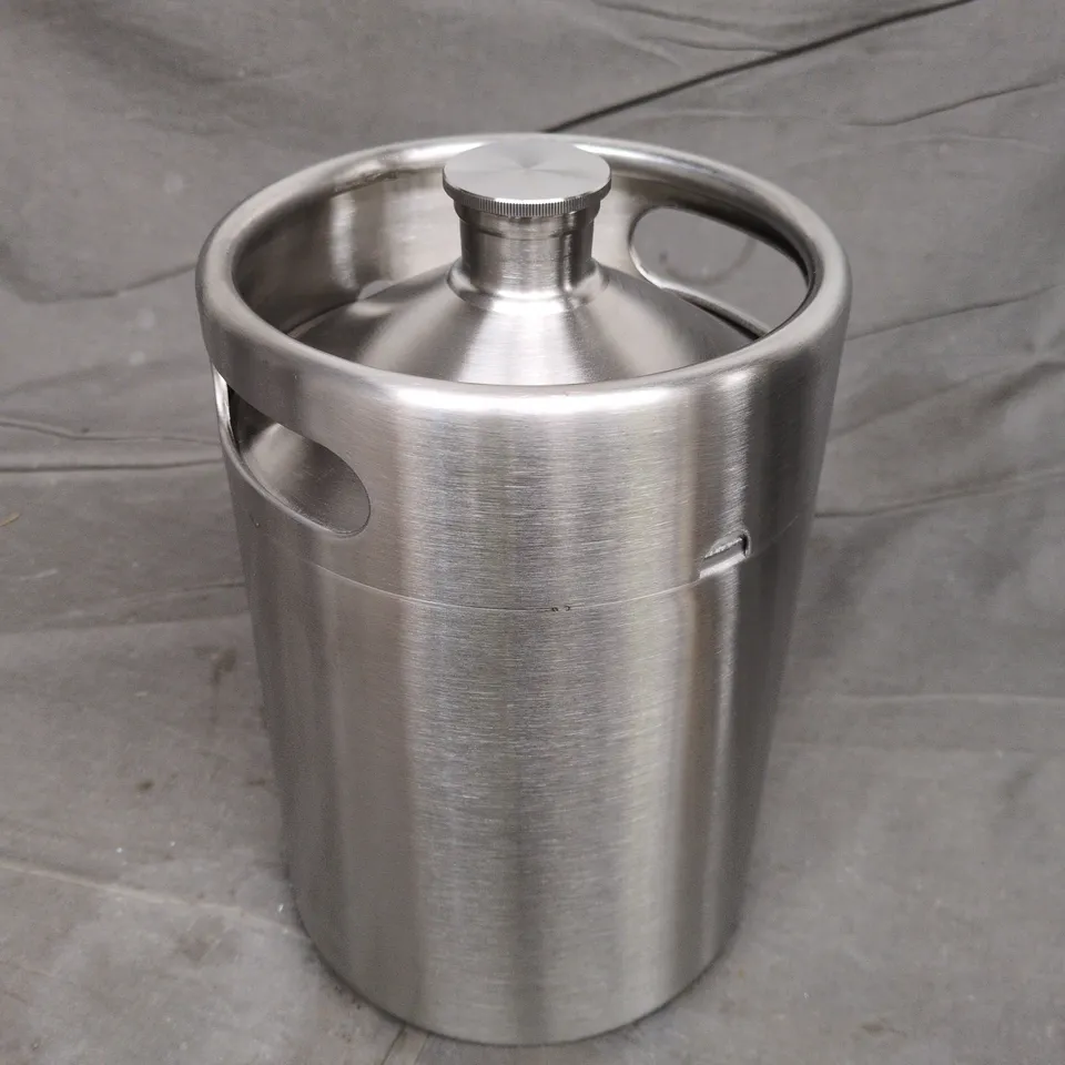 STAINLESS STEEL BEER KEG - CAPACITY UNSPECIFIED 