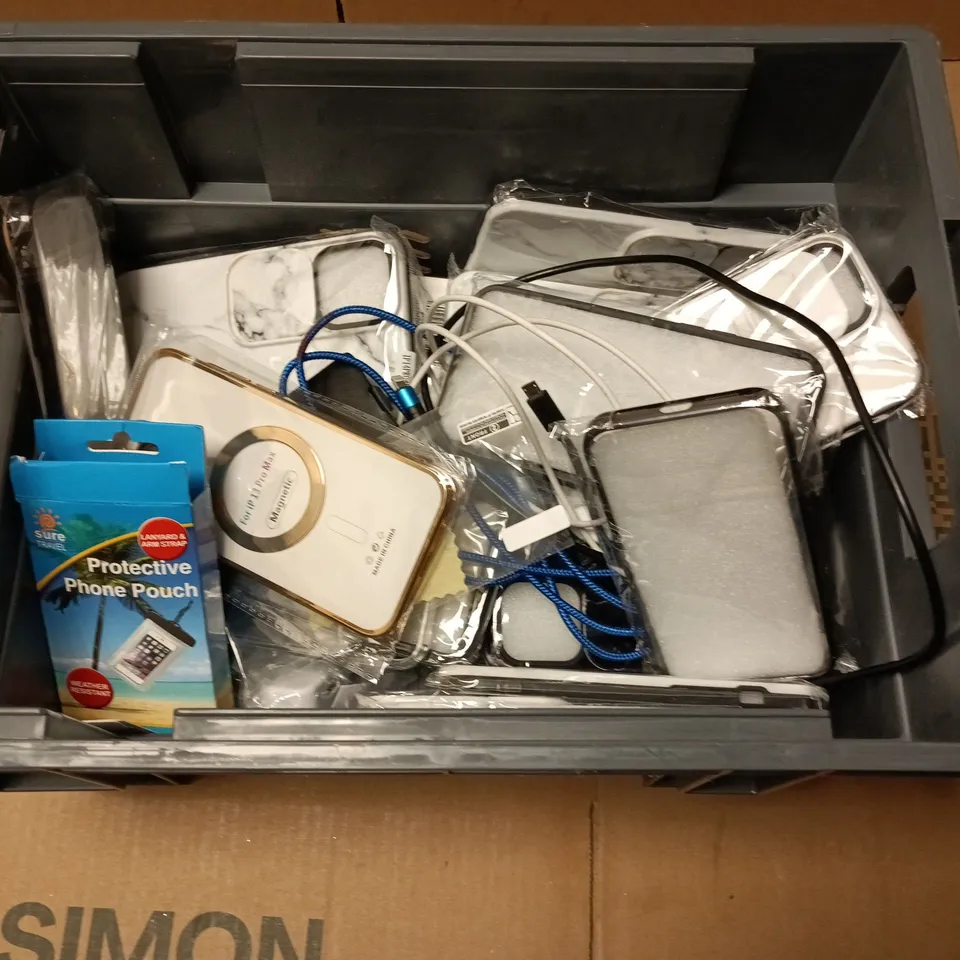 LOT OF ASSORTED MOBILE PHONE ACCESSORIES TO INCLUDE CASES, SCREEN PROTECTORS AND CHARGERS