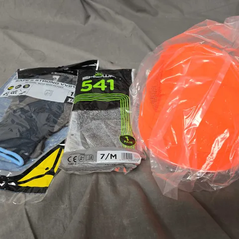 APPROXIMATELY 15 ASSORTED WORKWEAR PRODUCTS TO INCLUDE HELMETS, GLOVES ETC 