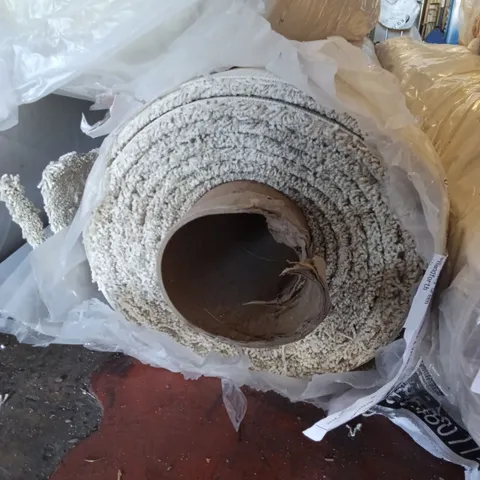 ROLL OF QUALITY ULTIMATE IMPRESSIONS PRECIOUS CARPET // APPROX SIZE: 5.20 X 4.00M