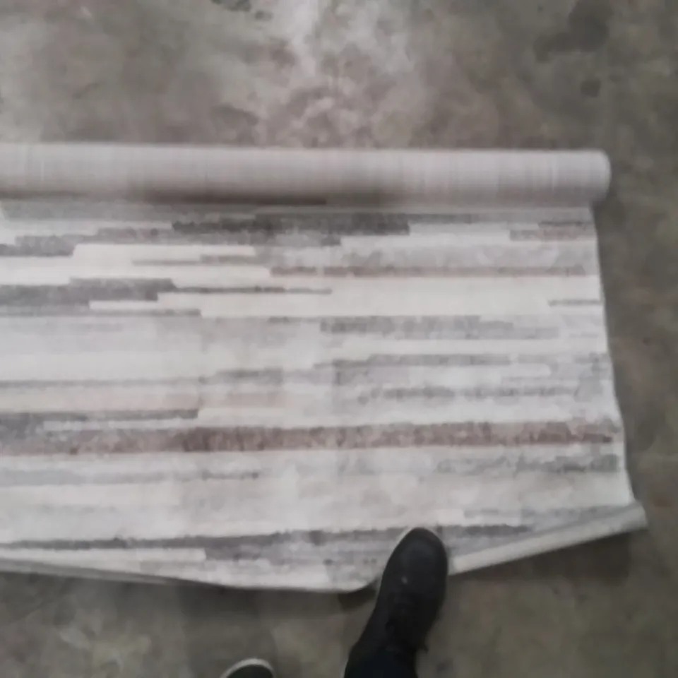 QUALITY DESIGNER AREA RUG - APPROXIMATELY 170X125CM 