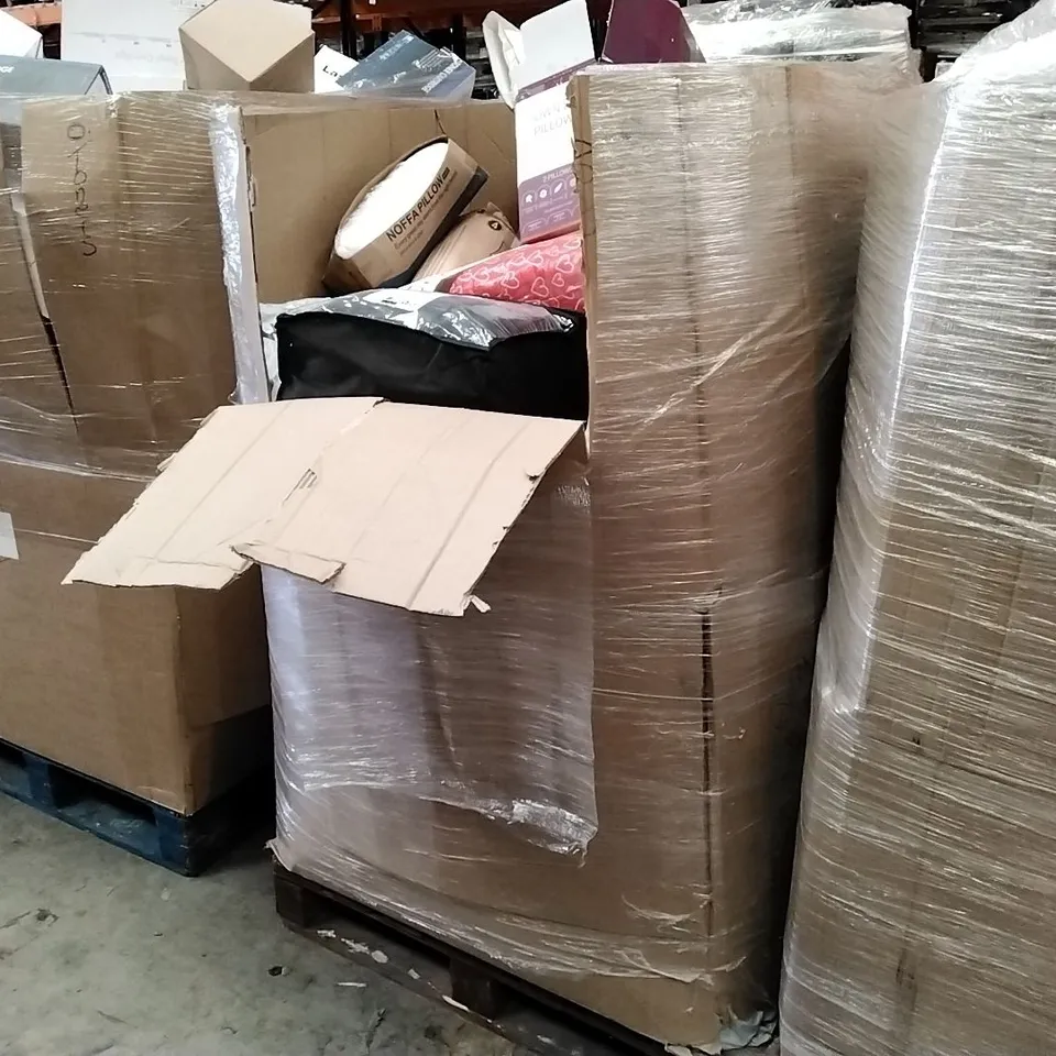 PALLET TO CONTAIN A LARGE QUANTITY OF BEDROOM AND SITTING SUPPORT PRODUCTS TO INCLUDE; CUSHIONS, PILLOWS FITTED SHEETS ETC