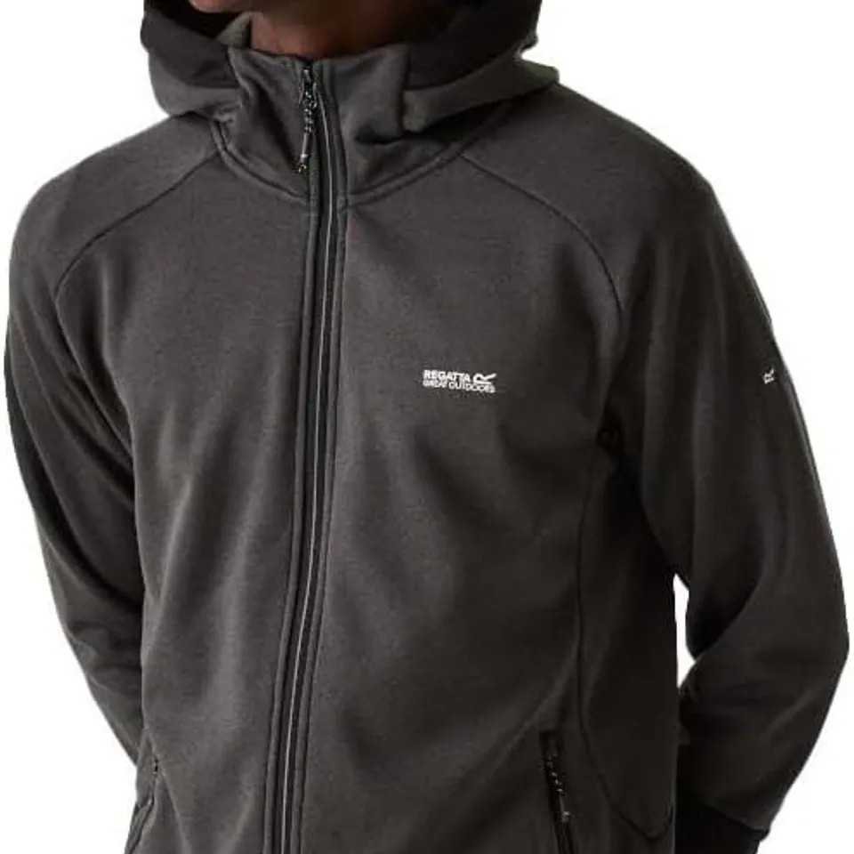 BRAND NEW REGATTA SARWOOD MEN'S FULL-ZIP SOFTSHELL JACKET SIZE M