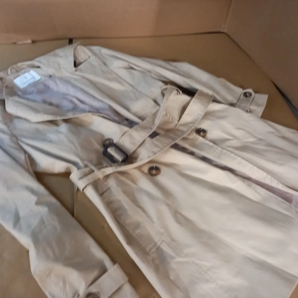 STRADIVARIUS CREAM TRENCH COAT - EUR M