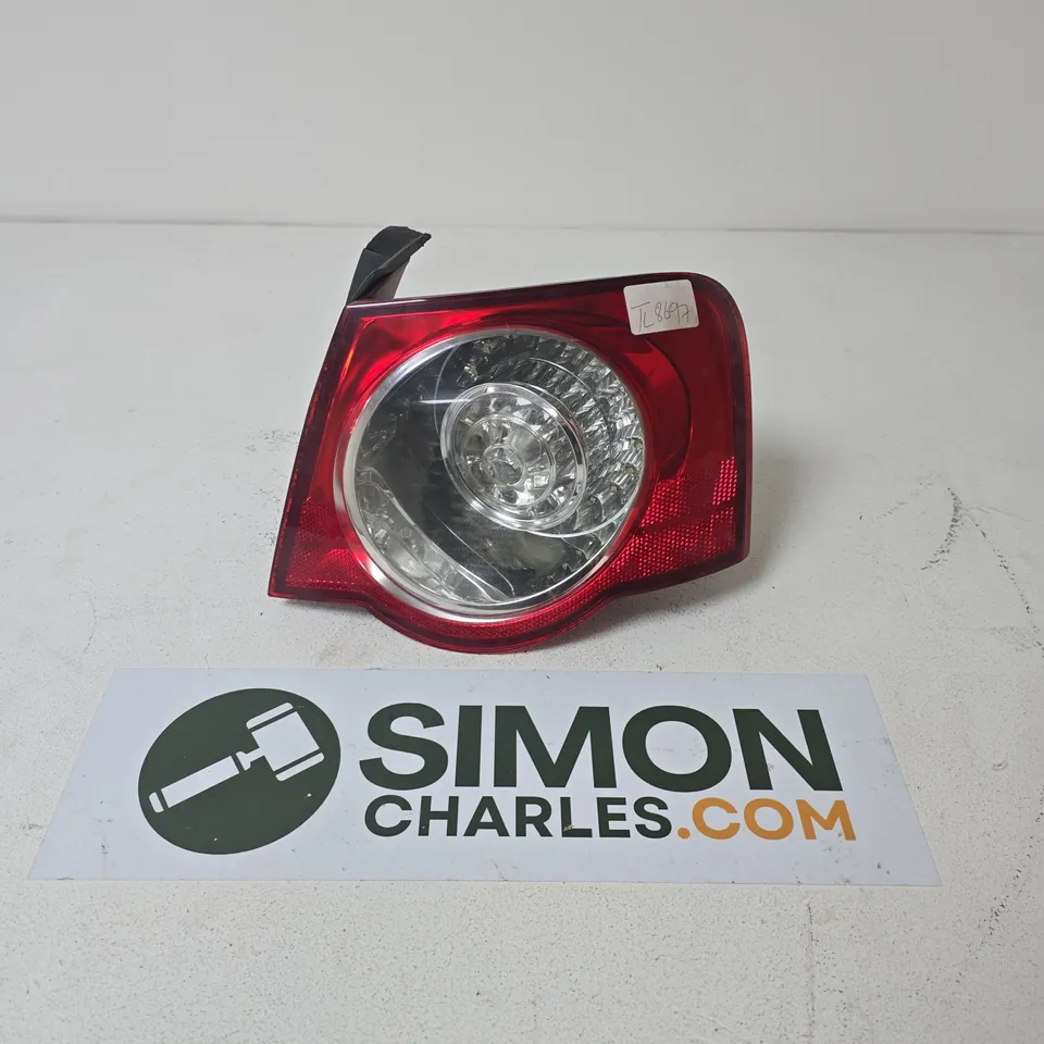 VOLKSWAGEN PASSAT TAILLIGHT LAMP