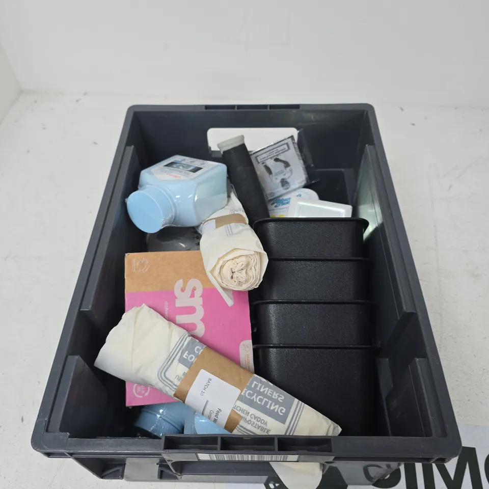 TOTE OF APPROXIMATELY 12 ASSORTED ITEMS TO INCLUDE: LAUNDRY DETERGENT 