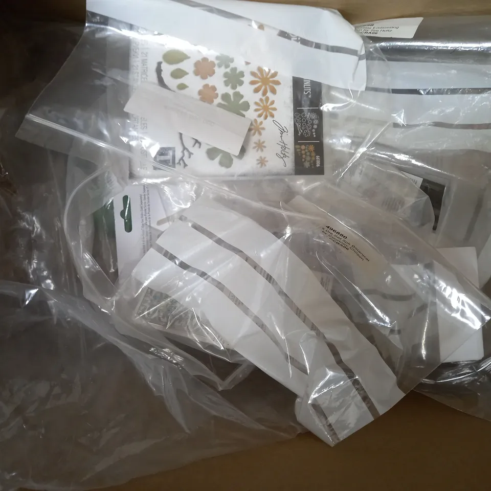 BOX OF APPROX 20 ASSORTED SIZZIX CRAFT PRODUCTS TO INCLUDE VARIOUS THINLITS, DIE PICK, MULTI TOOL STARTER KIT, ETC. 