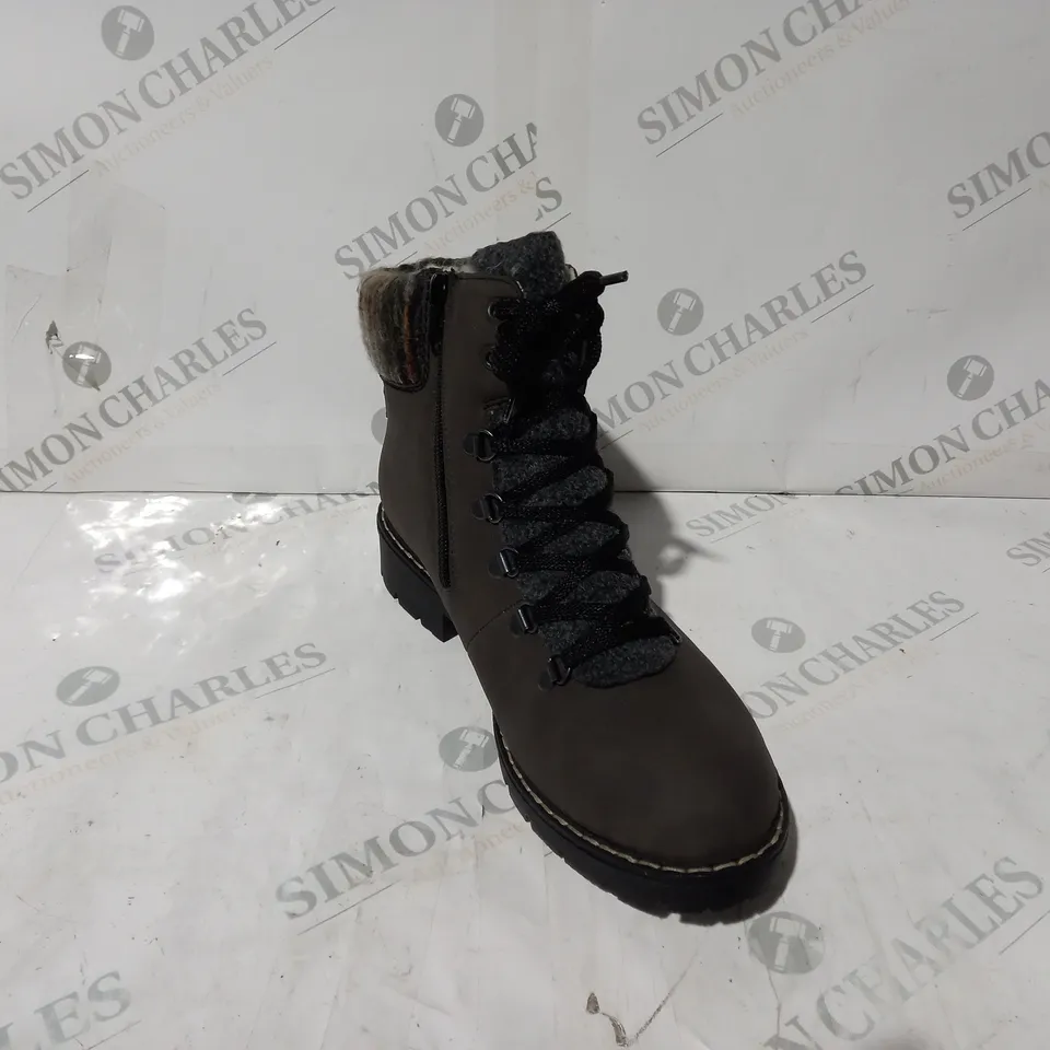 BOXED PAIR OF RIEKER HIKING BOOTS IN GREY/NAVY UK SIZE 6.5 